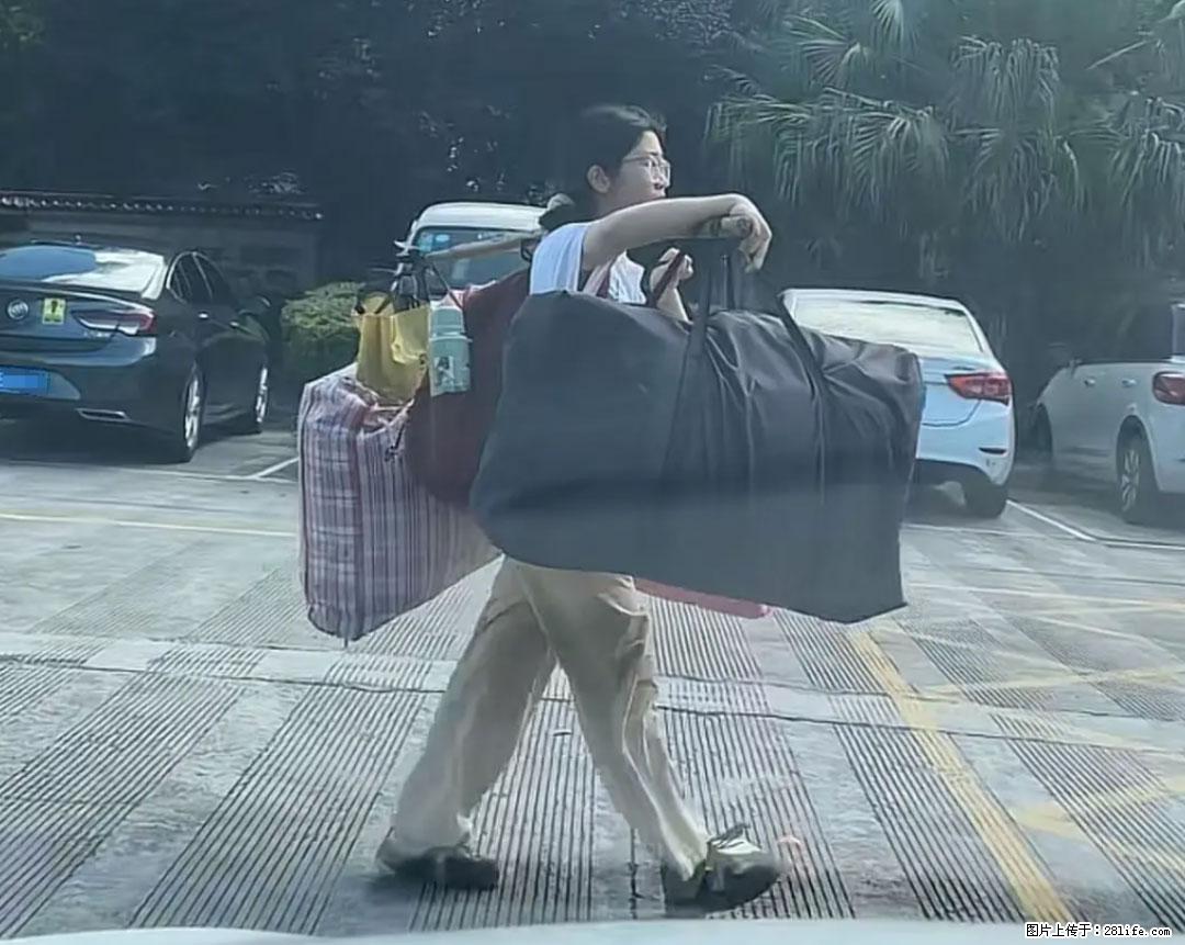 全网追的“扁担女孩”,找了一份暑假工,时薪12元 - 唐山生活资讯 - 唐山28生活网 ts.28life.com